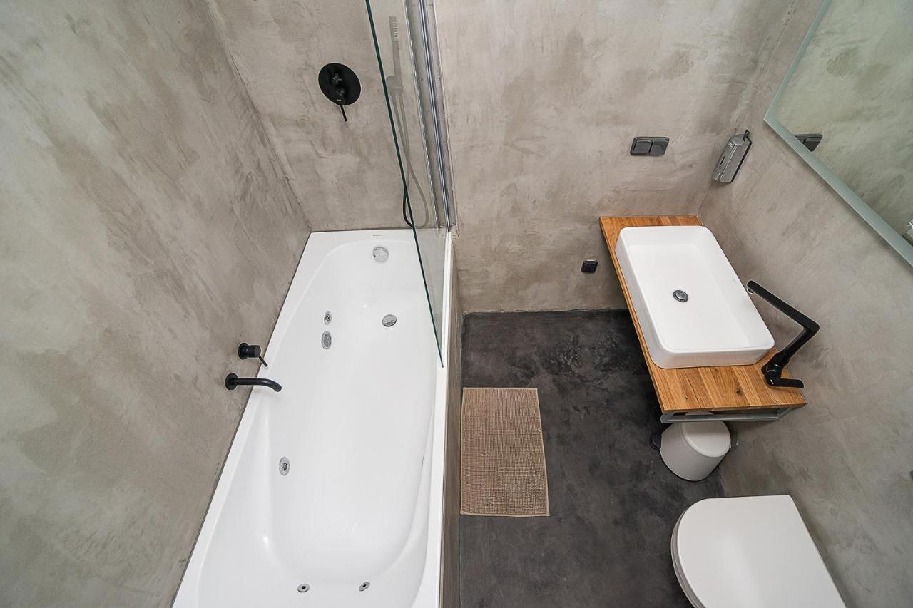 Big 4-Bedroom Flat, Terrace With Great Vitkov View Πράγα Εξωτερικό φωτογραφία