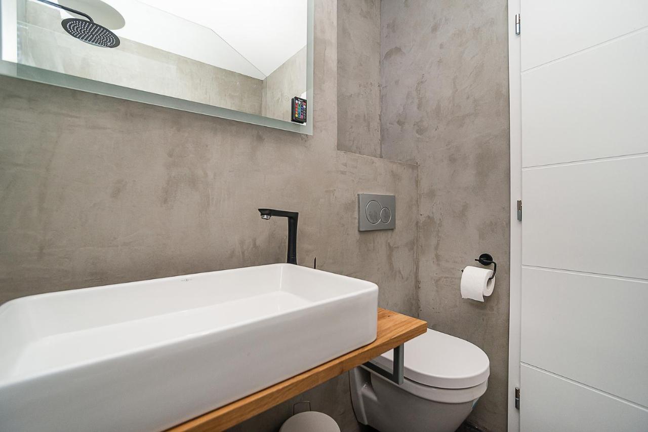 Big 4-Bedroom Flat, Terrace With Great Vitkov View Πράγα Εξωτερικό φωτογραφία